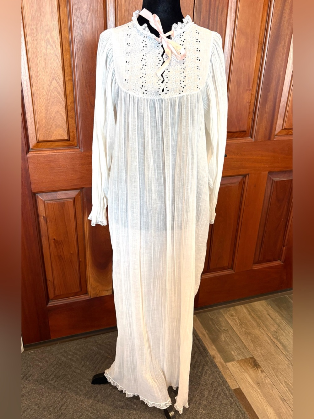 VTG 90s Nightflowers NY White Cotton Gauze Nightgown Lace Ruffle Romantic Bridal
